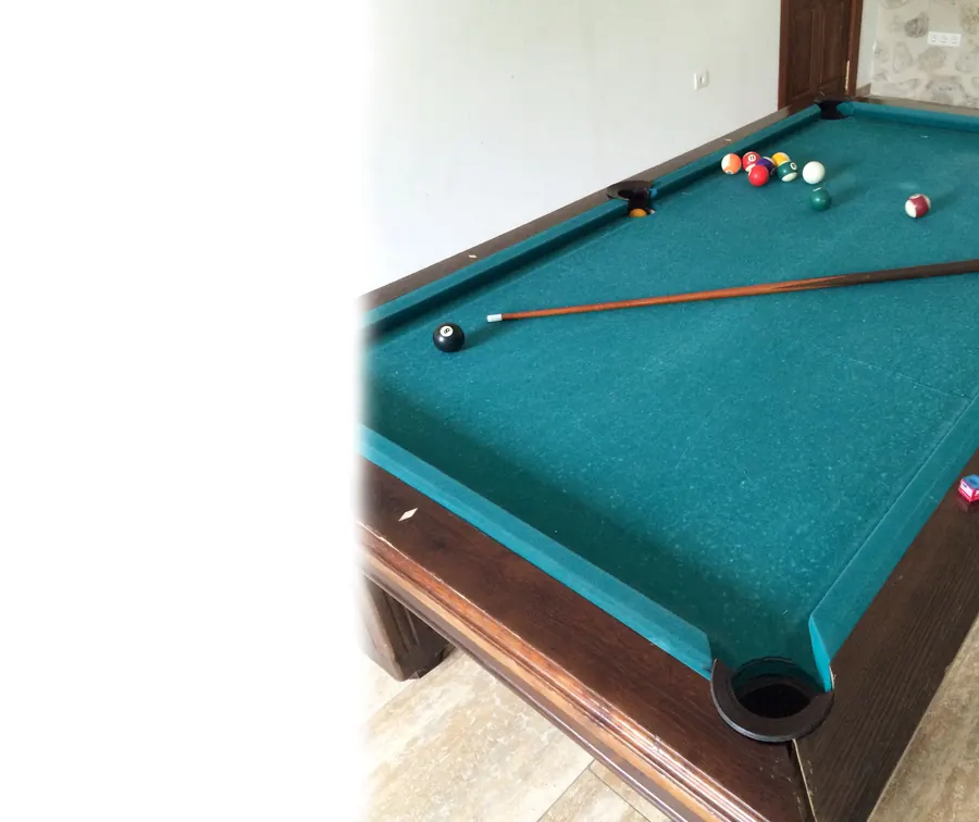 Mesa de billar de la sala de juegos